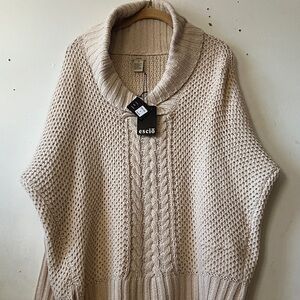 Escio knit Cream Women's Sweater size S (NEW)